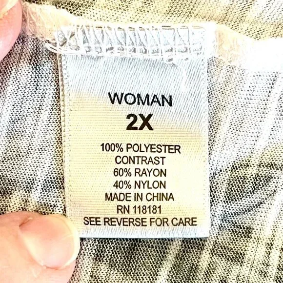 Dressbarn Blouse Top Womens 2X Black & White Paisley Print Embellished EUC - Picture 4 of 16